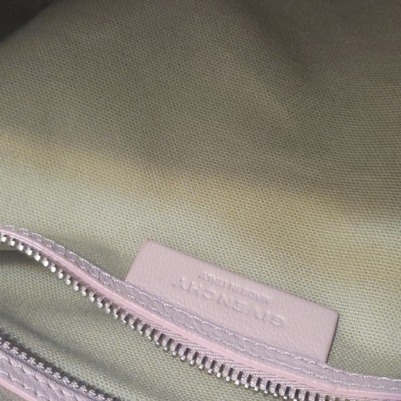 (SOLD)Authentic Givenchy Antigona GM in blush pink - Picture 9 of 11